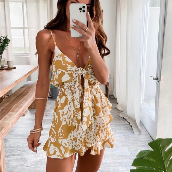 Pants - Boutique Floral Romper NWT